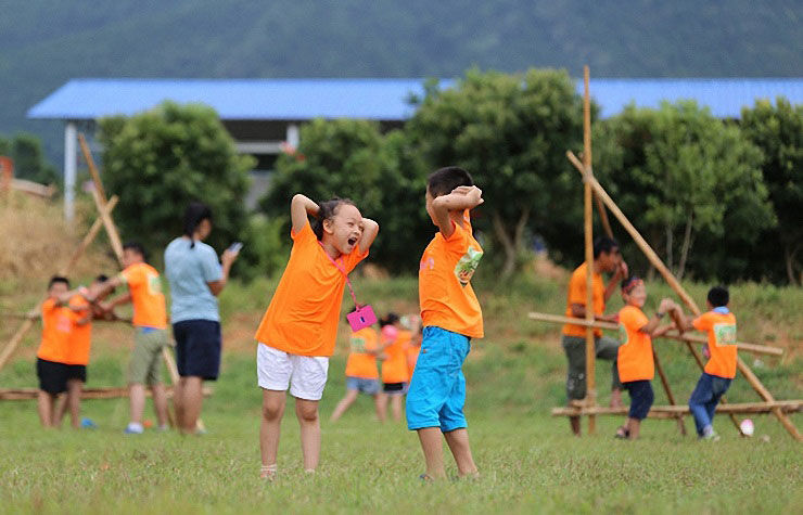 浏阳丹霞湖生态旅游度假村亲子扩展训练活动